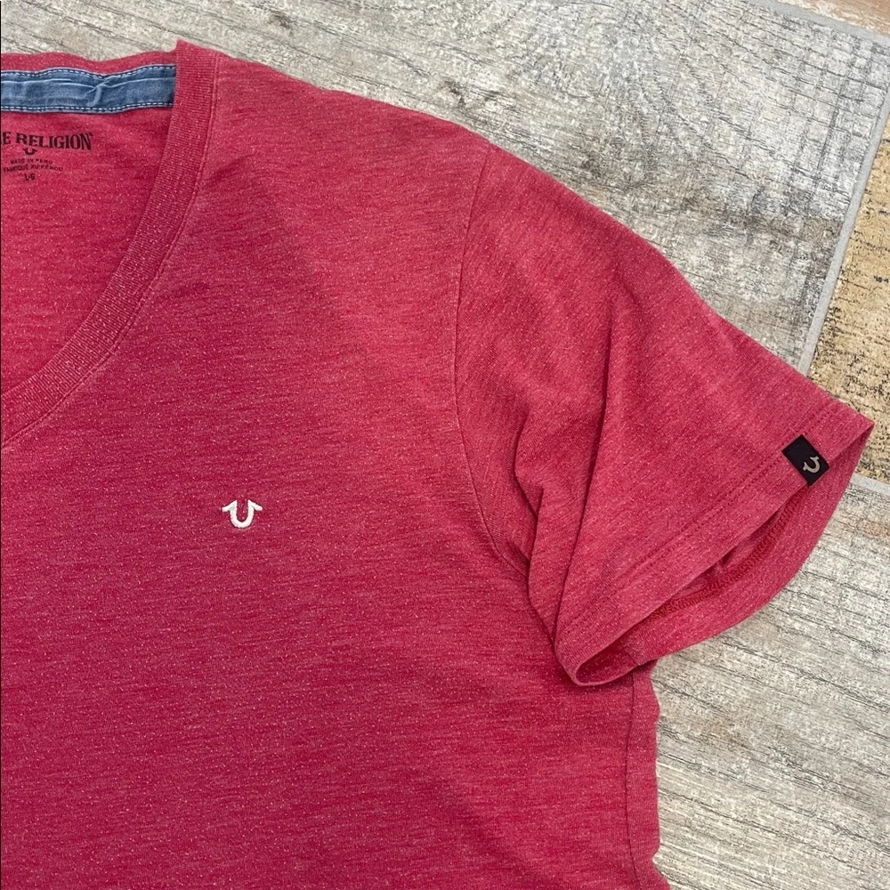 True Religion Mens Red V-Neck Tee T-Shirt made in Peru Size Large L